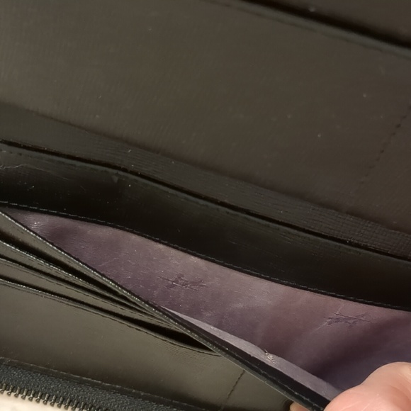 KENNETH COLE Women's Black Wallet - Picture 8 of 8